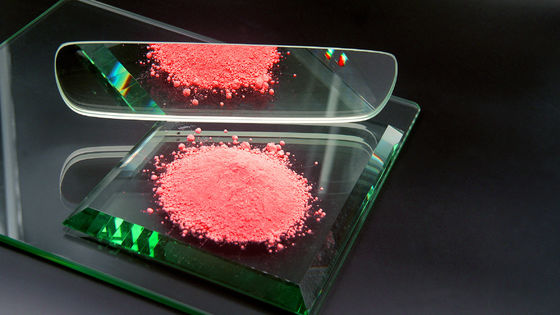 Poudre de polissage de verre pour machine de traitement du verre utilise la couleur rouge