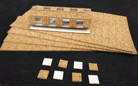Des plaquettes de protection en liège naturel pour protéger les surfaces des meubles