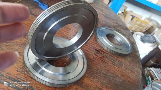 Roues à diamants à double rainure nettes et durables pour machines à double bord rond