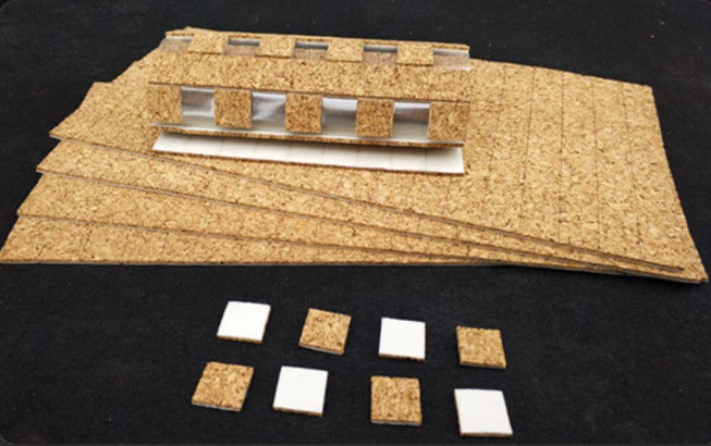 Des plaquettes de protection en liège naturel pour protéger les surfaces des meubles
